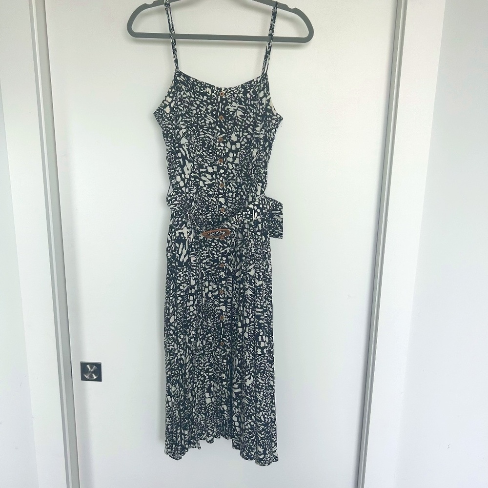 Vici Animal Print Midi Pleated Dress